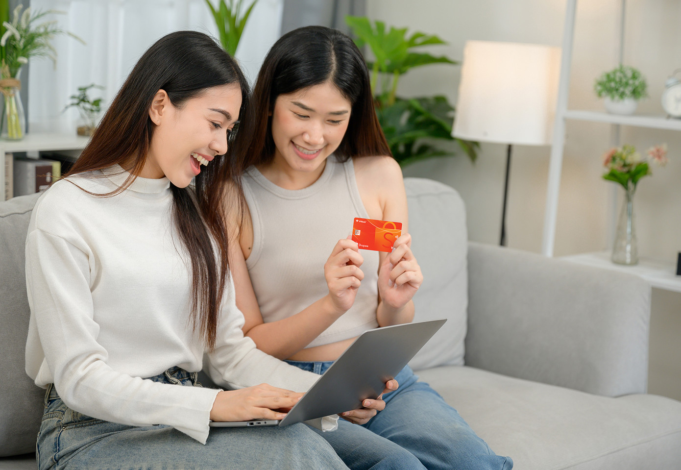 Thẻ VPBank Super Shopee được nhiều bạn trẻ ưa thích