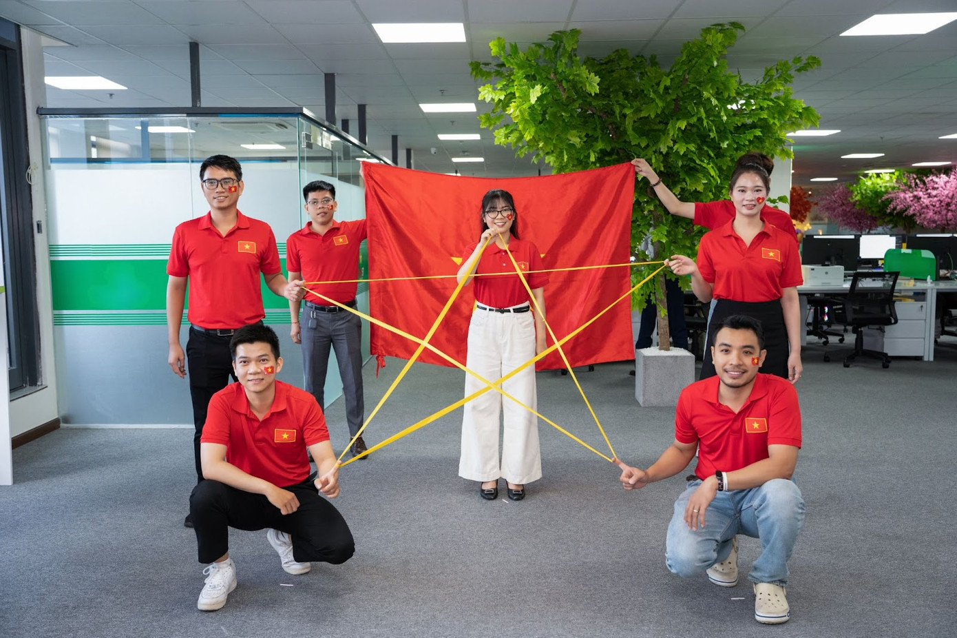 Sau hơn một tháng phát động, chiến dịch ngày càng nhận được sự quan tâm của cộng đồng. Nhiều người lựa chọn hưởng ứng không phải theo phong trào mà từ nhận thức về vai trò của mình trong việc lan tỏa tinh thần yêu nước và tự hào dân tộc.