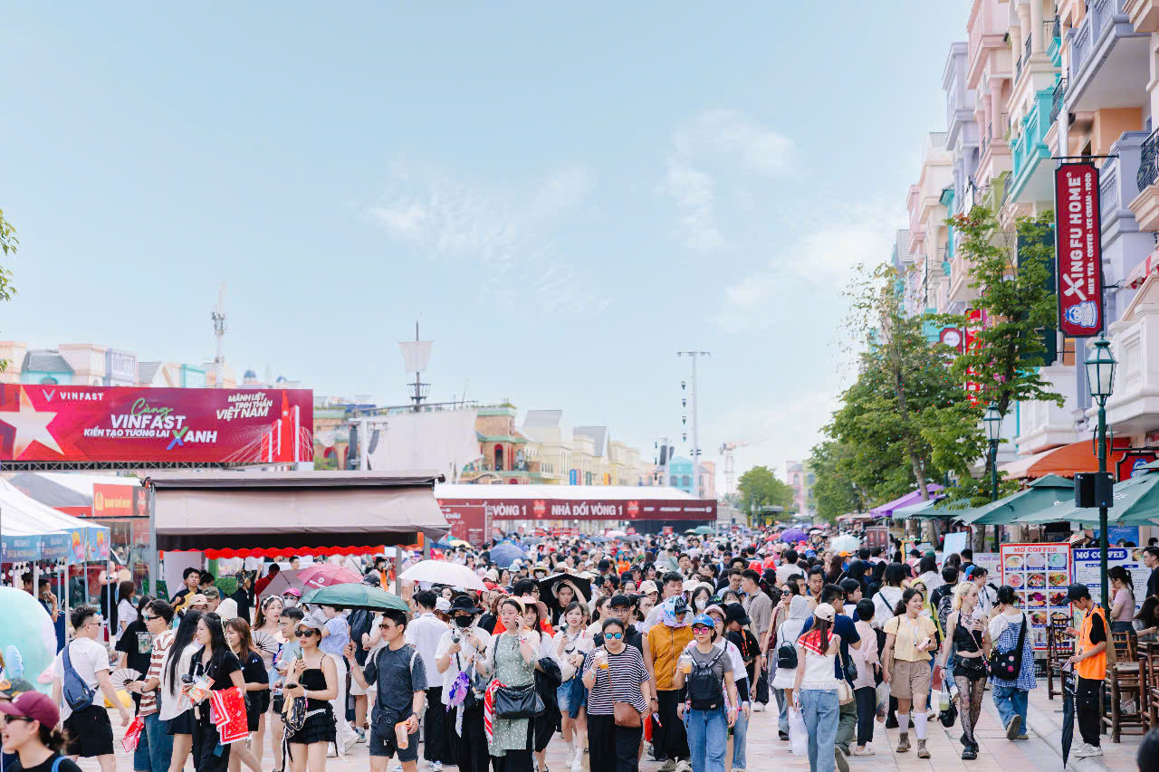 Để được gặp mặt thần tượng, nhiều “Gai con” đã lên lịch trình di chuyển và lưu trú tại Ocean City từ trước đó nhiều ngày