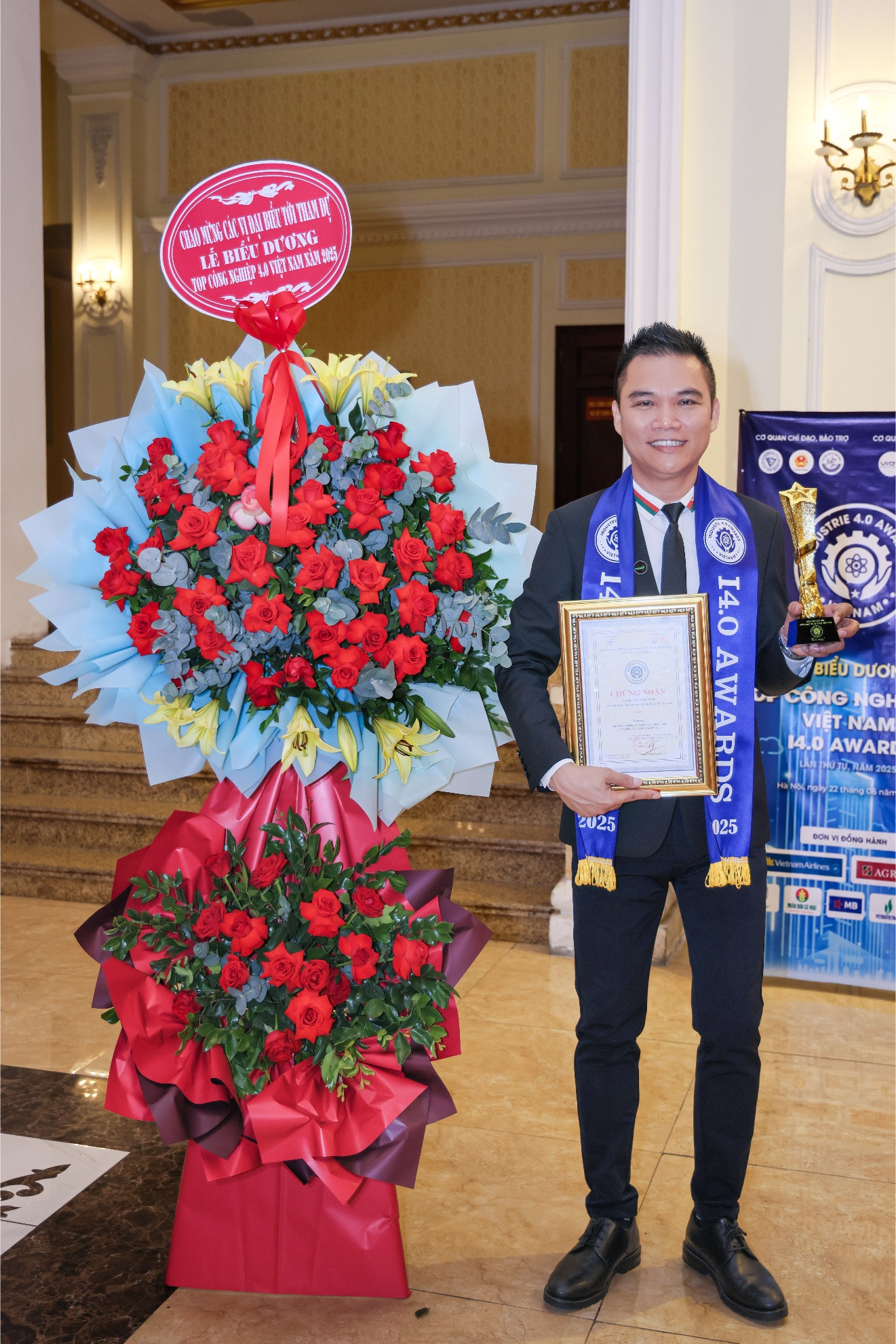 Ông Nguyễn Thành Đạt – Giám Đốc Truyền Thông Cấp Cao Herbalife Việt Nam, Campuchia & Thái Lan tại lễ trao giải Top Công Nghiệp 4.0 năm 2025 Ông Nguyễn Thành Đạt – Giám Đốc Truyền Thông Cấp Cao Herbalife Việt Nam, Campuchia & Thái Lan tại lễ trao giải Top Công Nghiệp 4.0 năm 2025