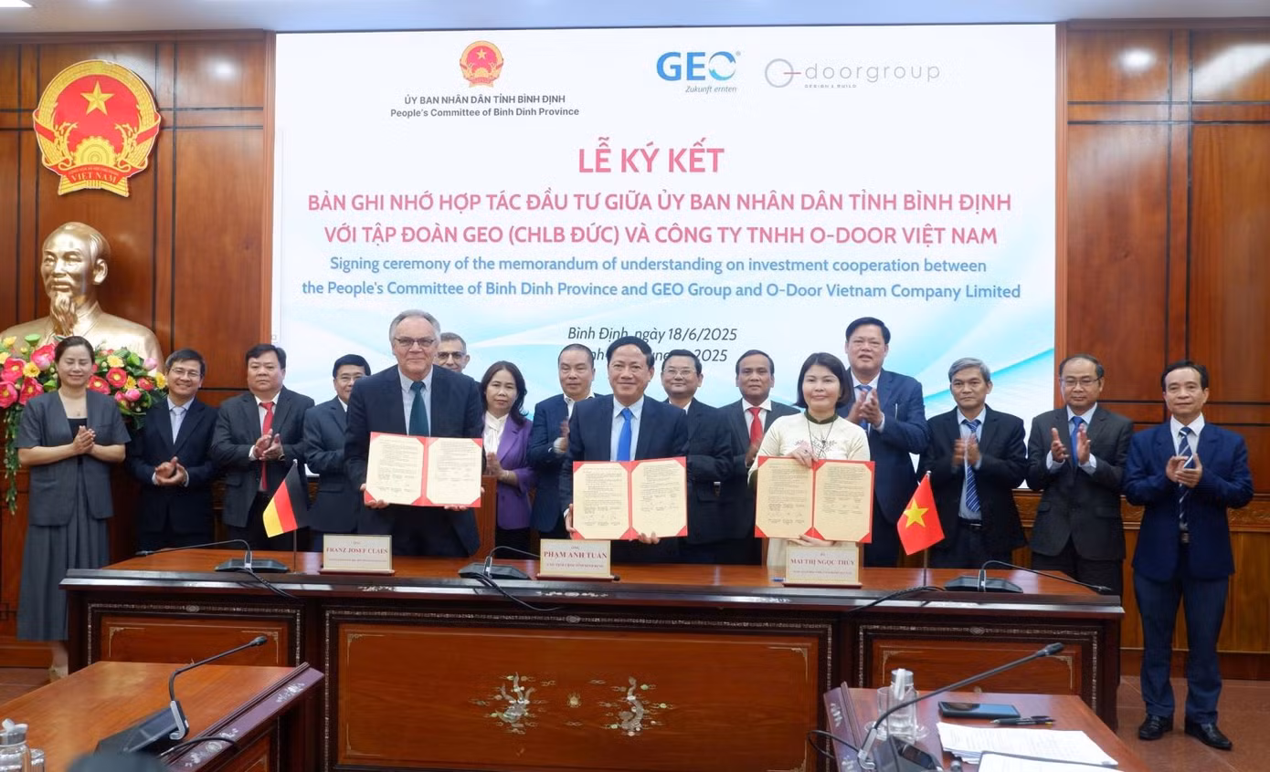 Lễ ký kết bản ghi nhớ hợp tác dự án giữa UBND tỉnh Bình Định, Tập đoàn GEO và Công ty O-DOOR Việt Nam Lễ ký kết bản ghi nhớ hợp tác dự án giữa UBND tỉnh Bình Định, Tập đoàn GEO và Công ty O-DOOR Việt Nam