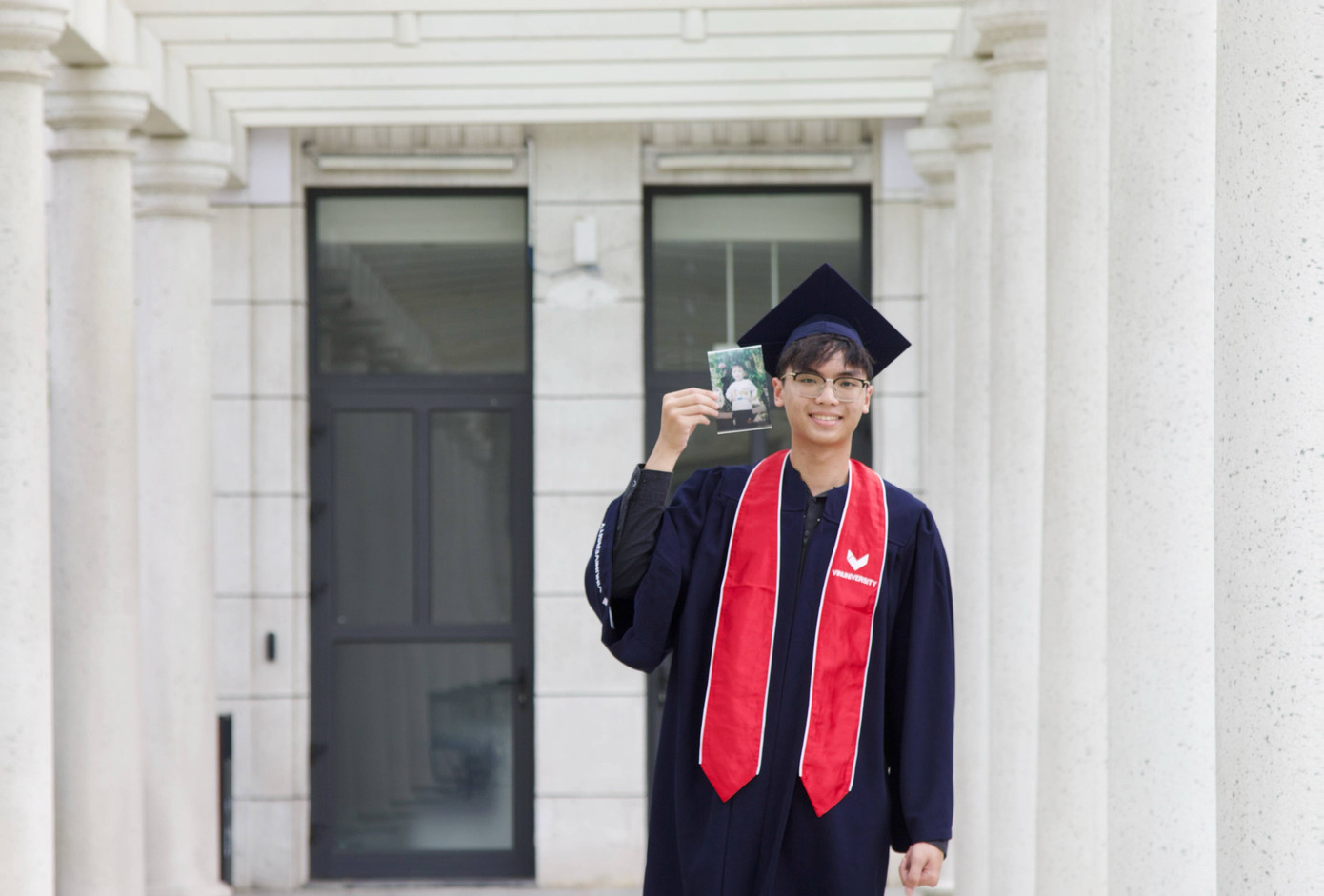 Tân khoa Lê Chí Cường, Viện Kỹ thuật và Khoa học Máy tính, vừa nhận được học bổng toàn phần bậc tiến sĩ từ trường Đại học Texas tại Dallas