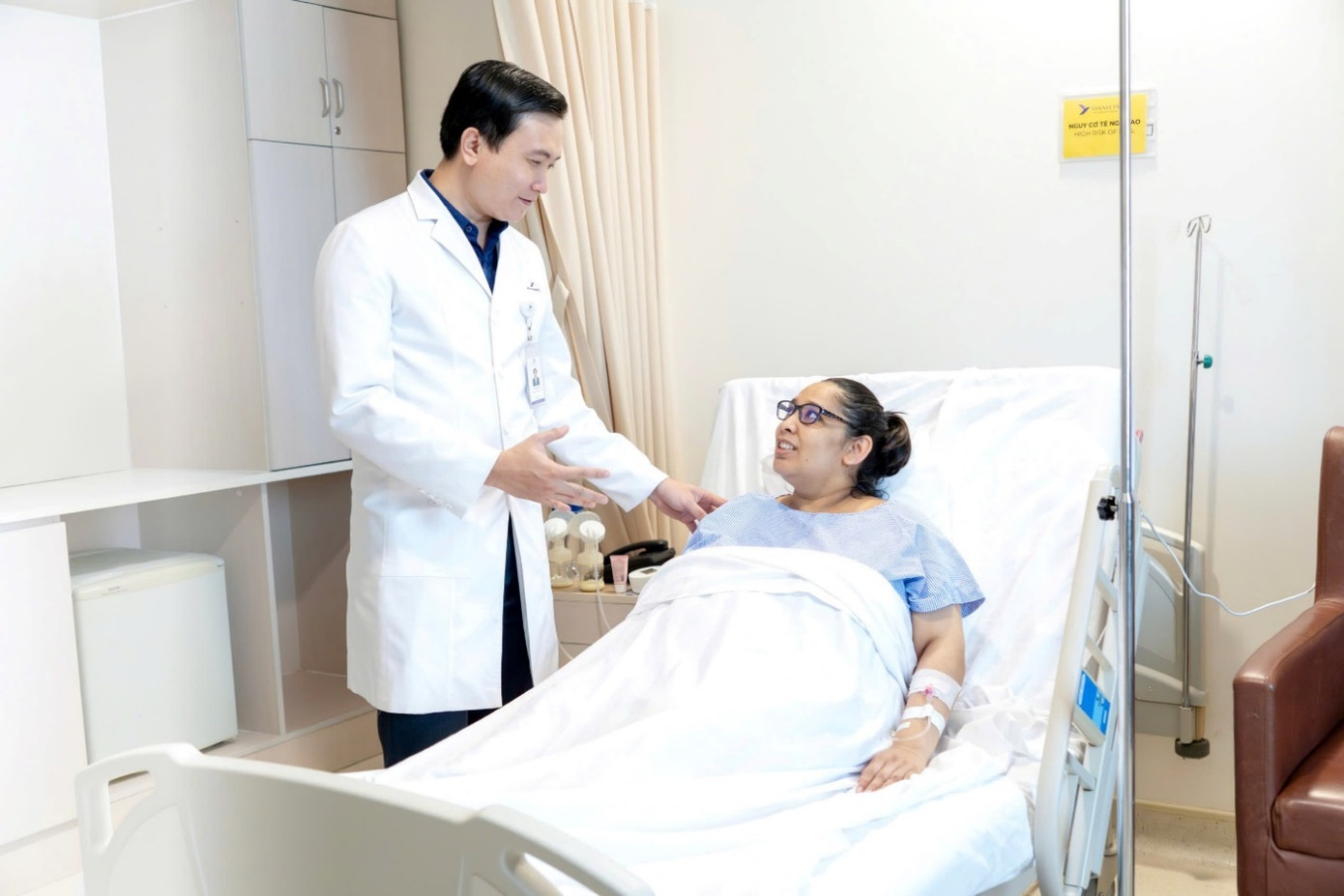 BSCKI. Chu Minh Tuấn – Bác sĩ Ngoại khoa tại Bệnh viện ĐKQT Hạnh Phúc điều trị thành công cho bệnh xuất huyết nang gan hiếm gặp