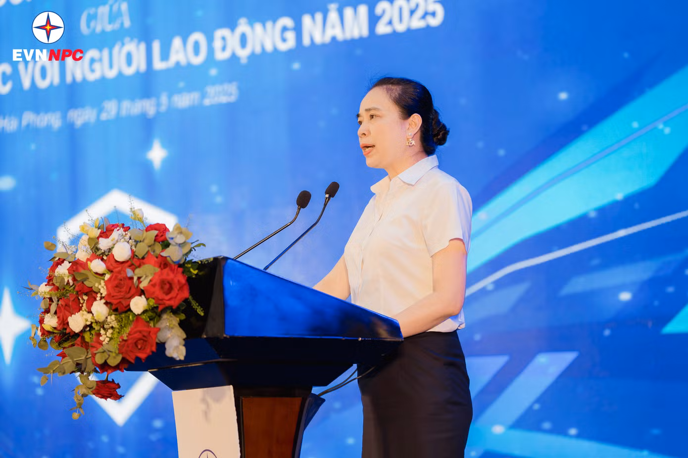 Bà Đỗ Nguyệt Ánh, Bí thư Đảng uỷ, Chủ tịch Hội đồng thành viên EVNNPC phát biểu chỉ đạo Hội nghị