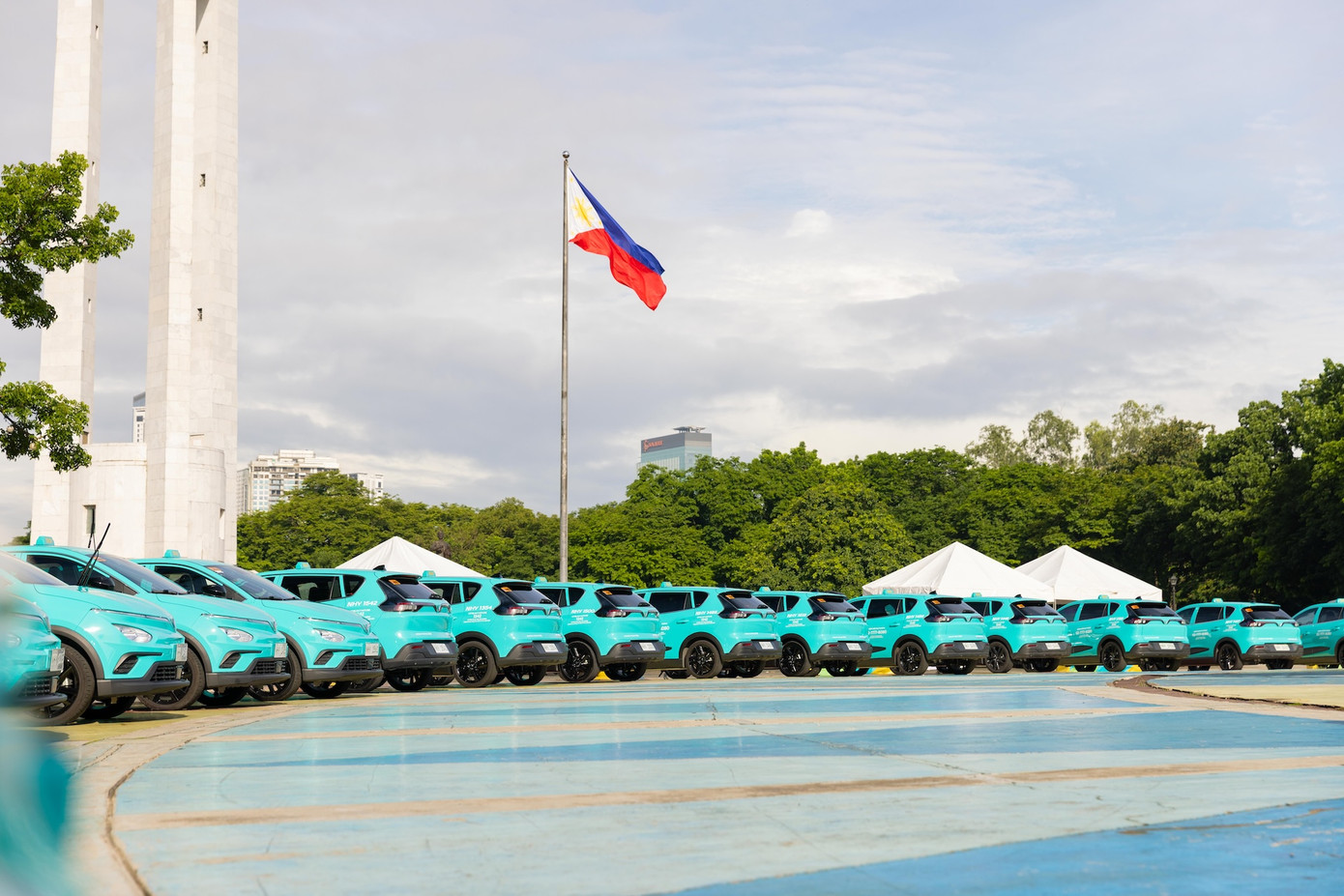 Toàn bộ đội xe của Green GSM sử dụng dòng ô tô điện VinFast Nerio Green hiện đại, vận hành êm ái và thân thiện với môi trường.