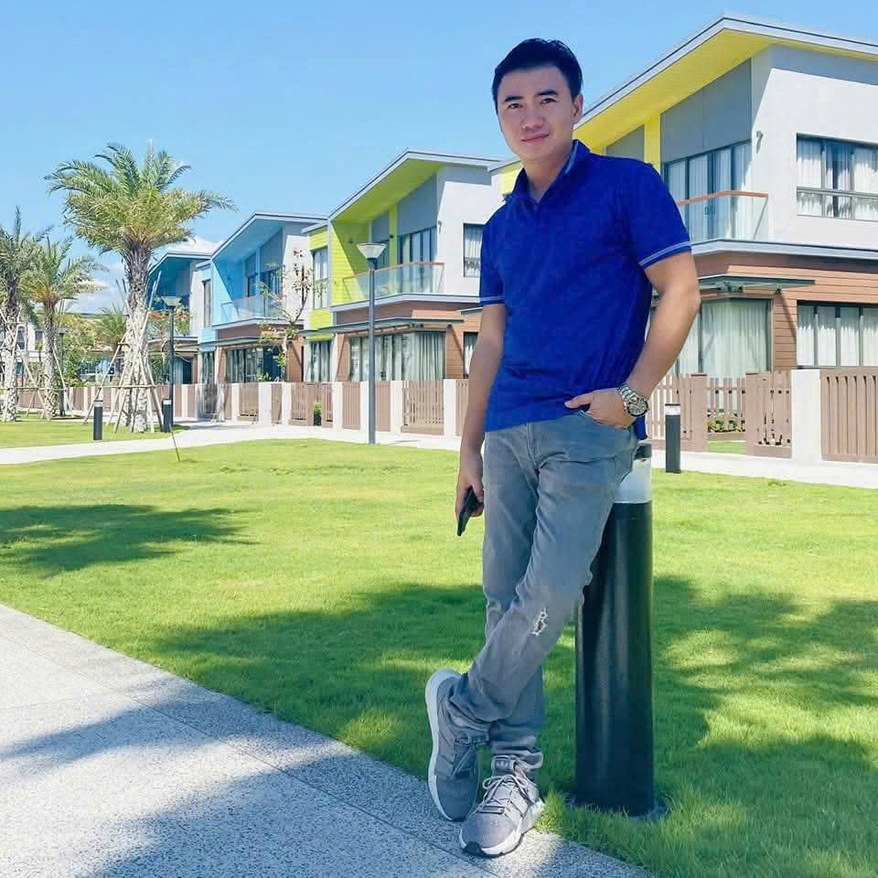 Khách hàng Ngô Đức Tài trúng giải Đặc biệt, một chiếc xe VinFast VF 3 trị giá 299 triệu đồng