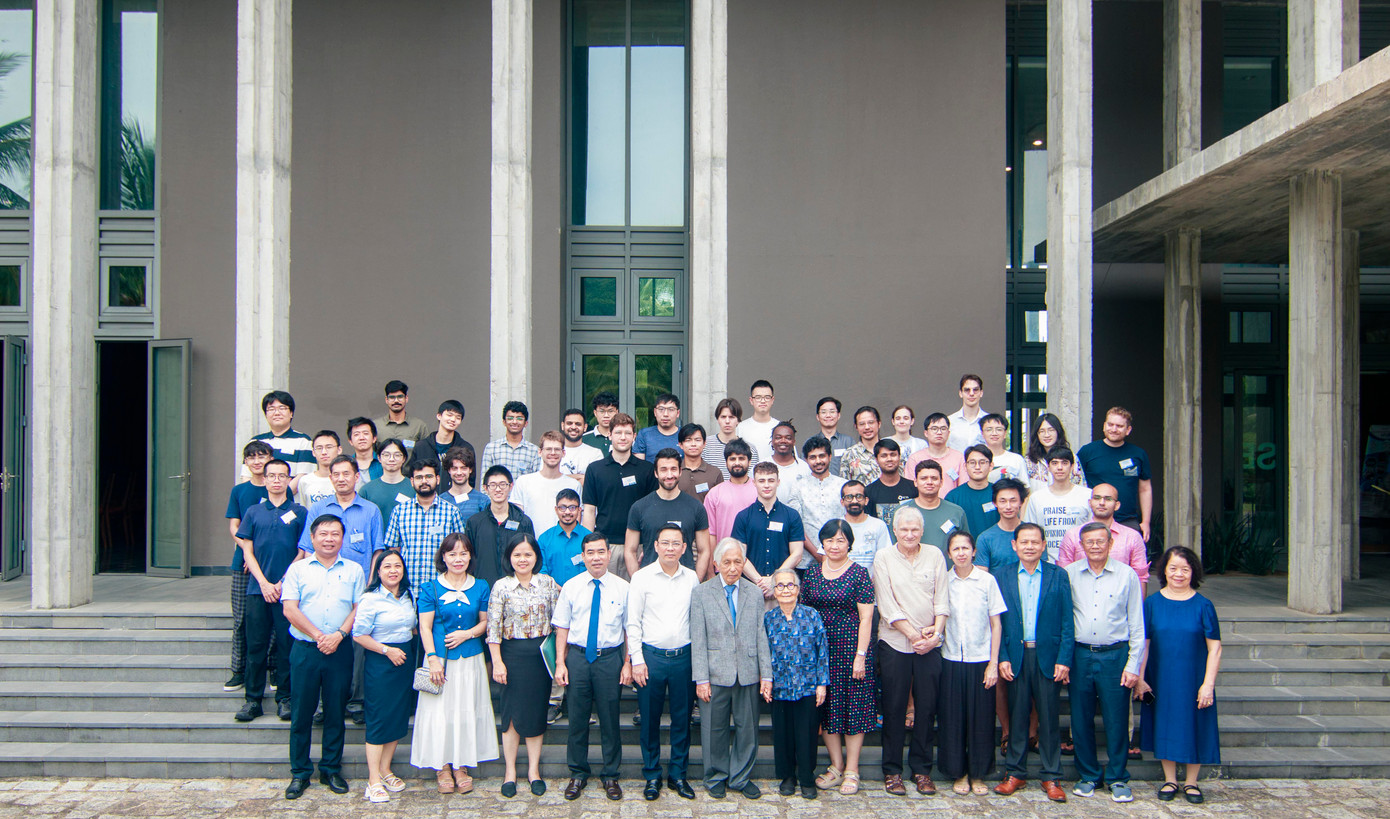 Khai mạc Trường hè nâng cao về lý thuyết trường lượng tử và hấp dẫn lượng tử 2025 tại Trung tâm ICISE Khai mạc Trường hè nâng cao về lý thuyết trường lượng tử và hấp dẫn lượng tử 2025 tại Trung tâm ICISE