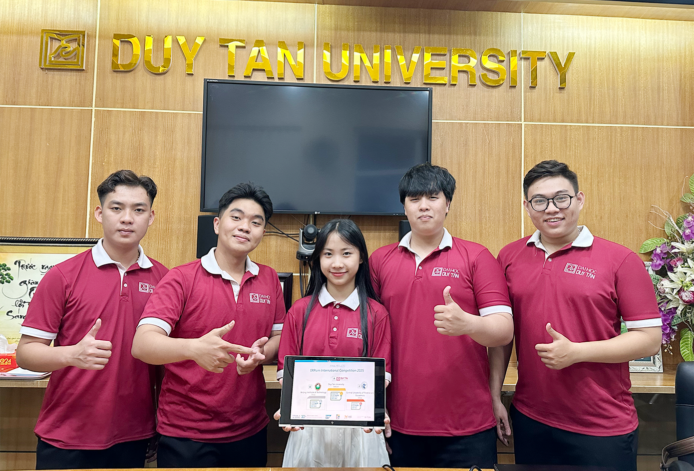 Đội tuyển Dongry Corporationcủa ĐH Duy Tân Vô địch Thế giới tại Cuộc thi ERPsim International Competition 2025 Đội tuyển Dongry Corporationcủa ĐH Duy Tân Vô địch Thế giới tại Cuộc thi ERPsim International Competition 2025