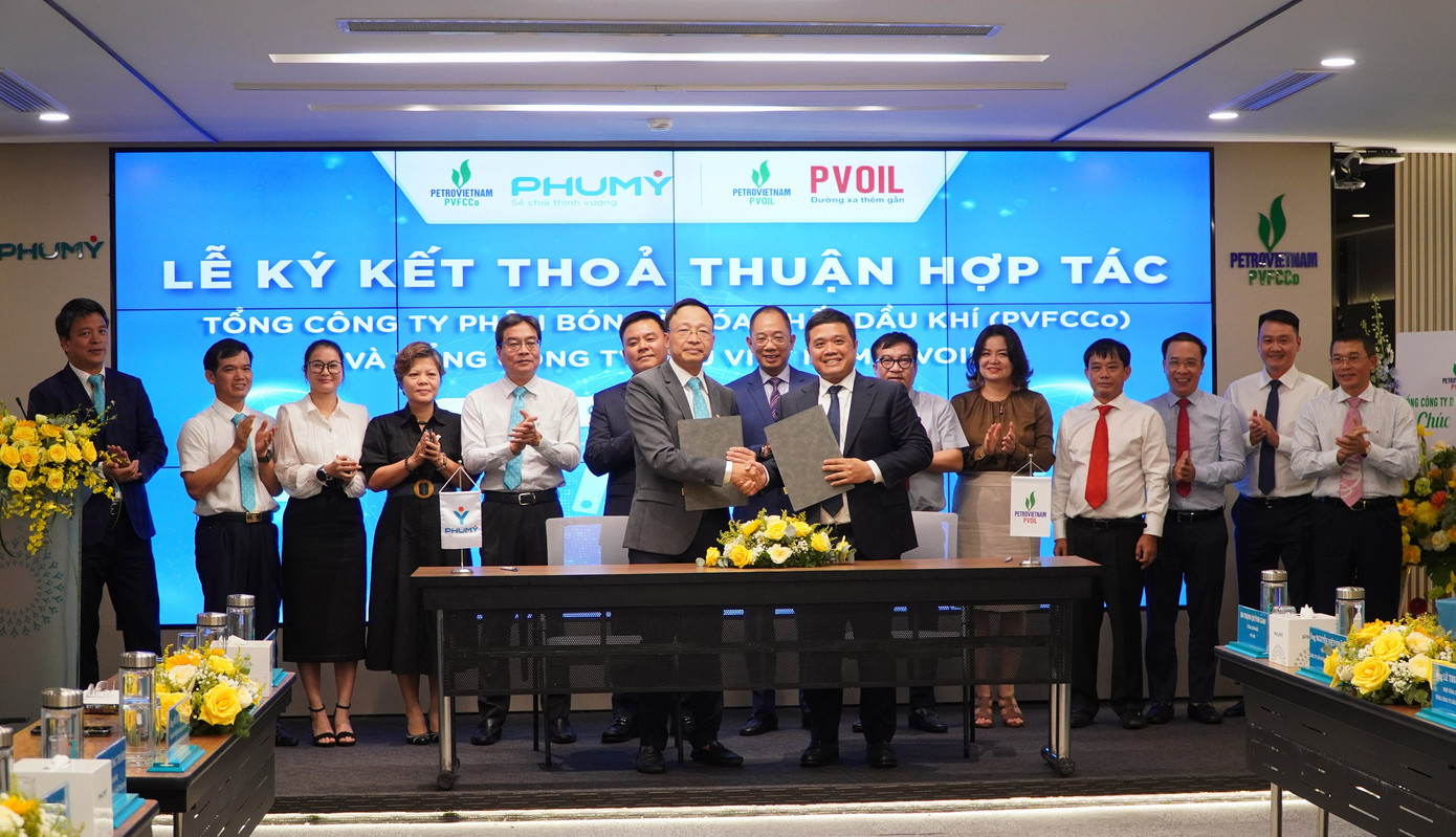 PVFCCo - Phú Mỹ và PVOIL ký kết thỏa thuận hợp tác trong lĩnh vực dịch vụ, thương mại và hóa chất ảnh 2