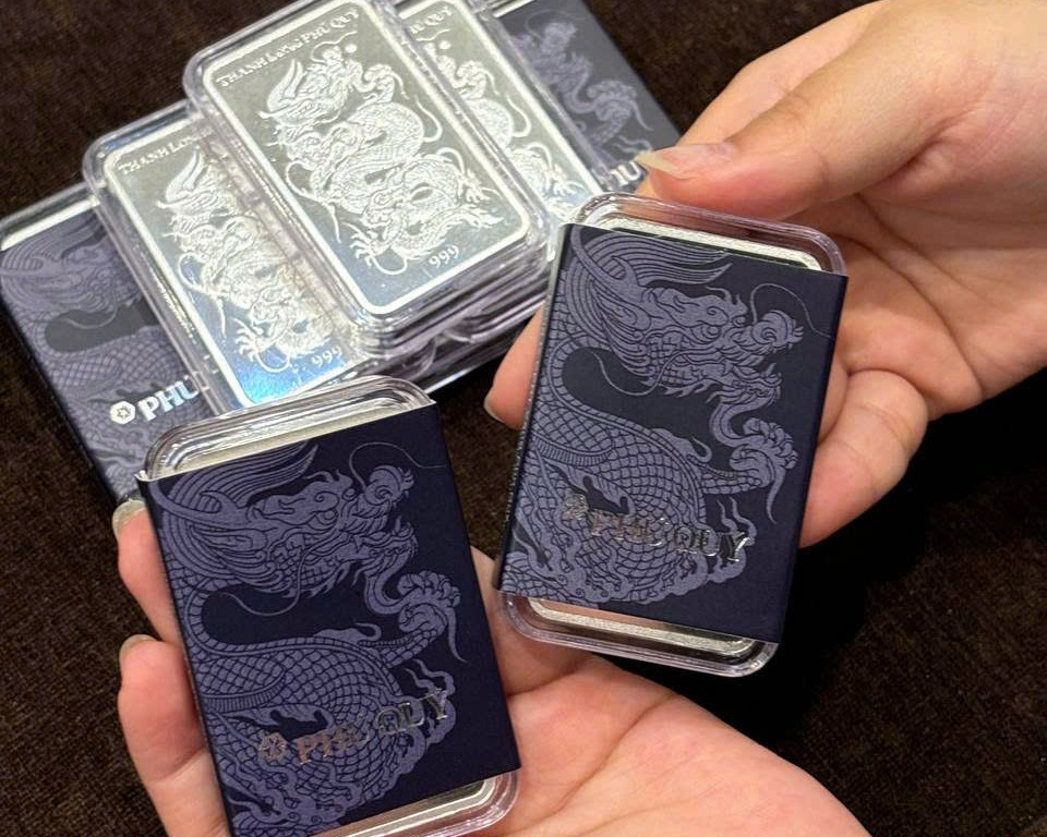 Giá bạc tăng ấn tượng 23.3% so với cùng kỳ năm trước. Ảnh. H.L Giá bạc tăng ấn tượng 23.3% so với cùng kỳ năm trước. Ảnh. H.L