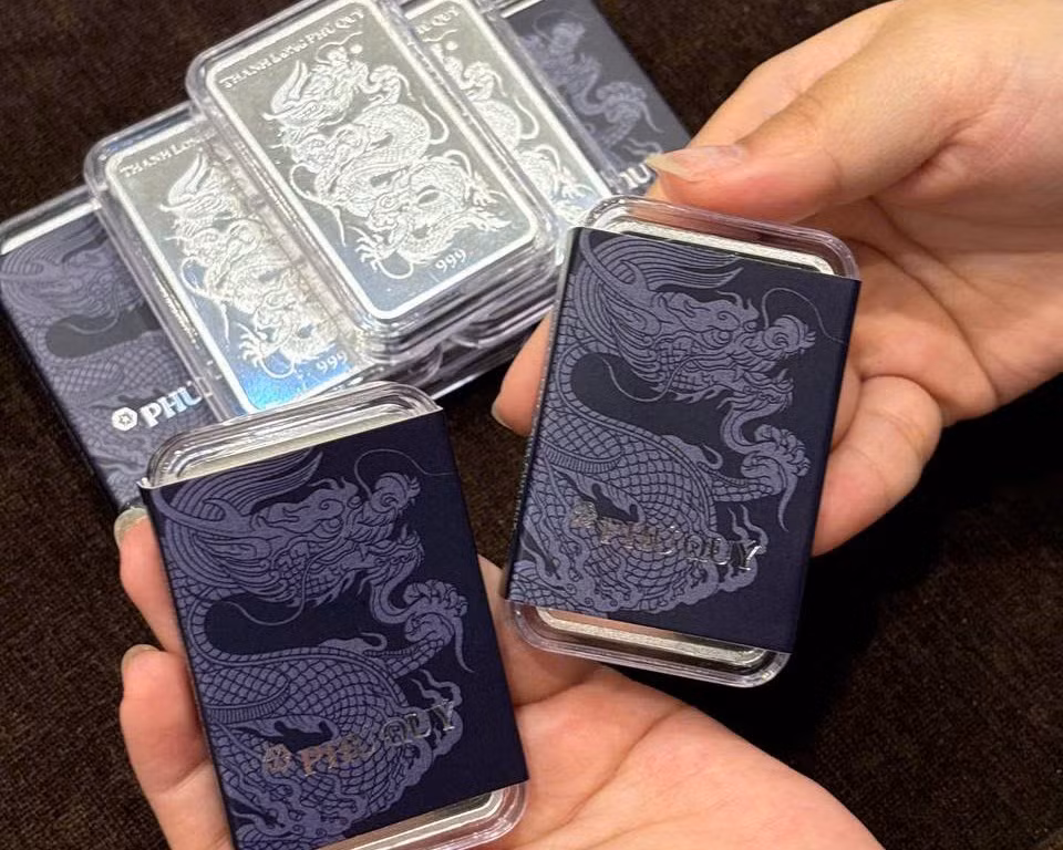 Giá bạc tăng ấn tượng 23.3% so với cùng kỳ năm trước. Ảnh. H.L Giá bạc tăng ấn tượng 23.3% so với cùng kỳ năm trước. Ảnh. H.L