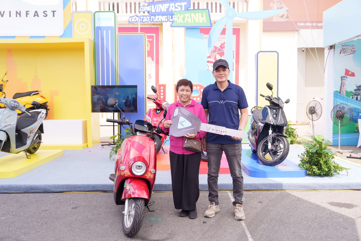 Nhiều người quyết định chuyển đổi xanh ngay tại sự kiện. Nhiều người quyết định chuyển đổi xanh ngay tại sự kiện.