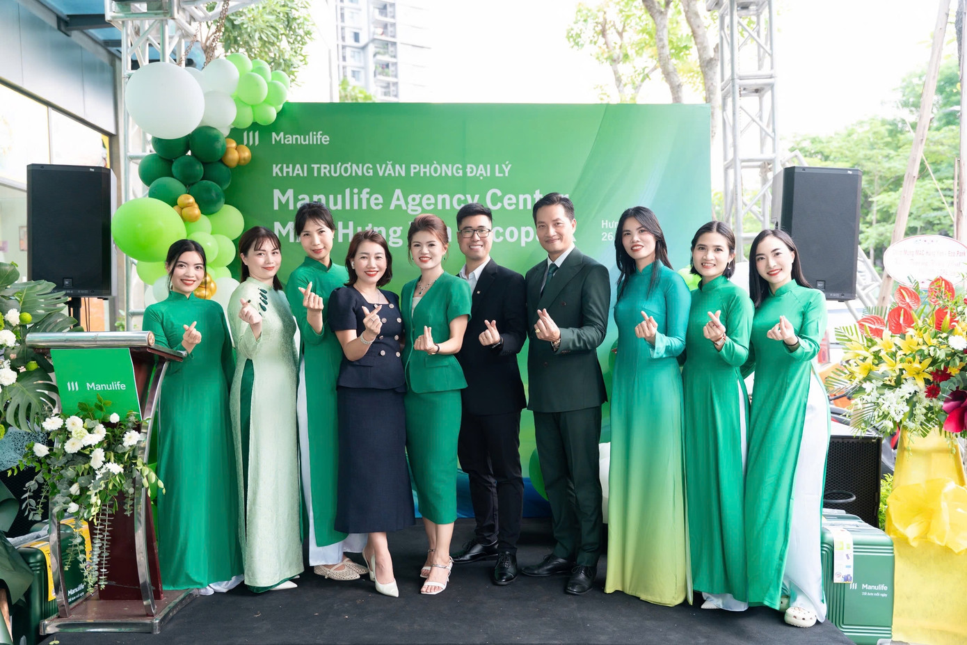 Cùng với việc khai trương MAC Hưng Yên - Ecopark, Manulife tuyển dụng nhiều vị trí như giám đốc kinh doanh bảo hiểm, tư vấn viên. Ảnh: Anh Huy Cùng với việc khai trương MAC Hưng Yên - Ecopark, Manulife tuyển dụng nhiều vị trí như giám đốc kinh doanh bảo hiểm, tư vấn viên. Ảnh: Anh Huy