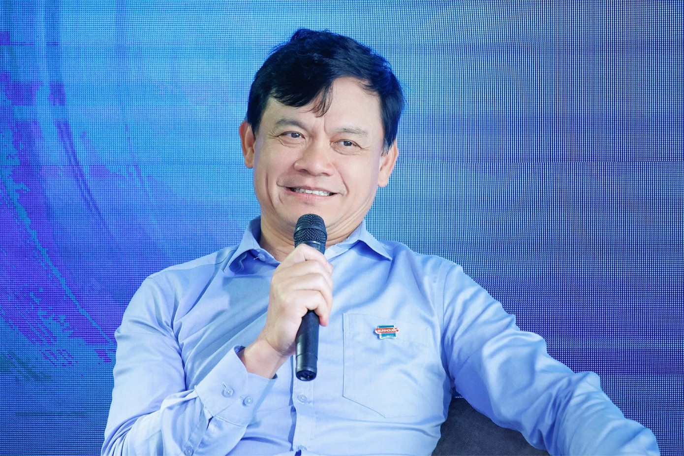 Chủ tịch Tập đoàn SUNHOUSE Nguyễn Xuân Phú chia sẻ về hành trình 25 năm và định vị thương hiệu quốc gia, chuẩn quốc tế của SUNHOUSE. Chủ tịch Tập đoàn SUNHOUSE Nguyễn Xuân Phú chia sẻ về hành trình 25 năm và định vị thương hiệu quốc gia, chuẩn quốc tế của SUNHOUSE.