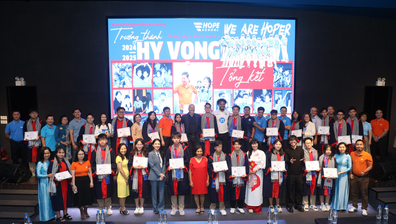 Lễ trưởng thành của 21 học sinh Trường Hy vọng năm 2025 Lễ trưởng thành của 21 học sinh Trường Hy vọng năm 2025