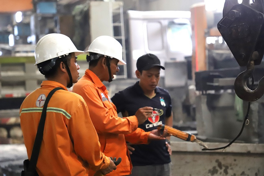 Tích cực tuyên truyền các doanh nghiệp, khách hàng lớn tham gia thực hiện chương trình điều chỉnh phụ tải điện (DR)