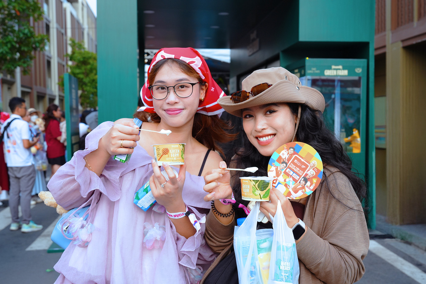 Vinamilk Green Farm Sữa chua Men Hy Lạp từng “gây bão” khi ra mắt tại Việt Nam với “concept” sản phẩm độc đáo, thú vị trong cách thưởng thức