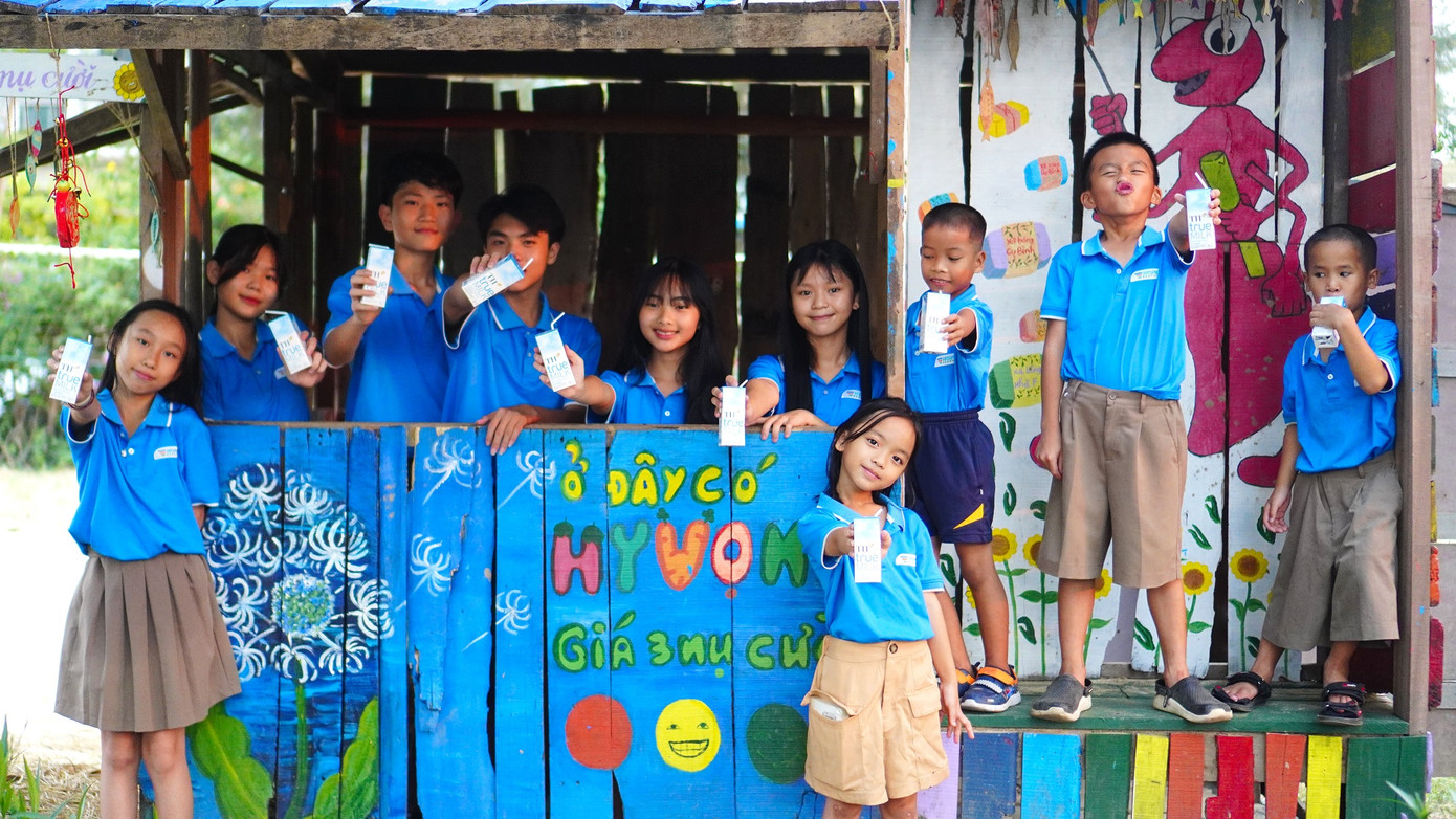 Những ly sữa TH true MILK đồng hành trong hành trình trưởng thành của học sinh trường Hy Vọng ngay từ những ngày đầu Những ly sữa TH true MILK đồng hành trong hành trình trưởng thành của học sinh trường Hy Vọng ngay từ những ngày đầu