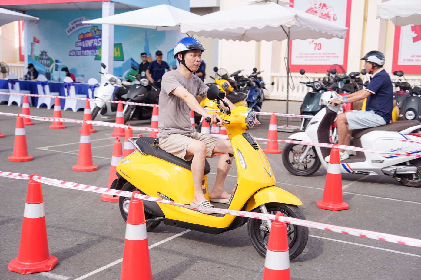 Các mẫu xe máy VinFast được đánh giá cao nhờ thiết kế đẹp, nhiều tiện ích. Các mẫu xe máy VinFast được đánh giá cao nhờ thiết kế đẹp, nhiều tiện ích.