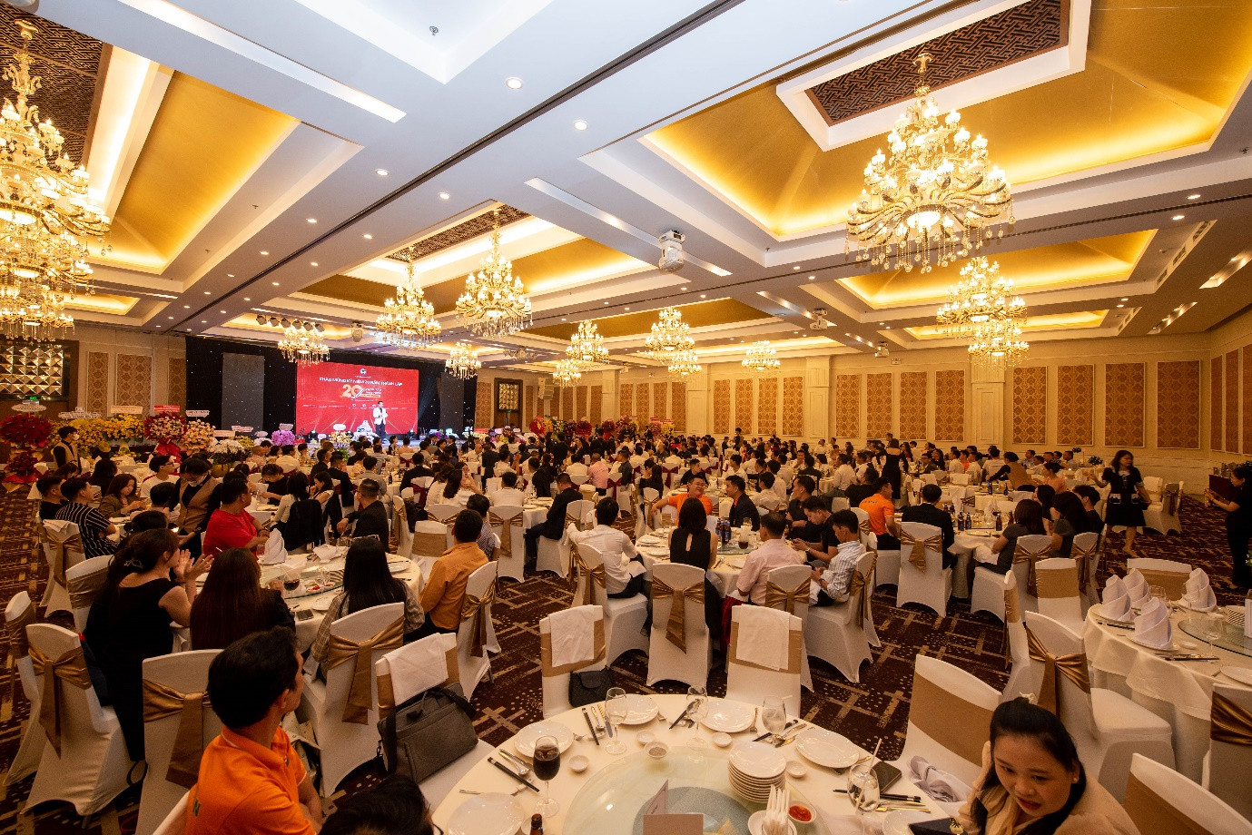Đông đảo đối tác và cán bộ nhân viên Tập đoàn đã cùng chia sẻ nhiều khoảnh khắc đáng nhớ tại tiệc tri ân ngày 31/05/2025.