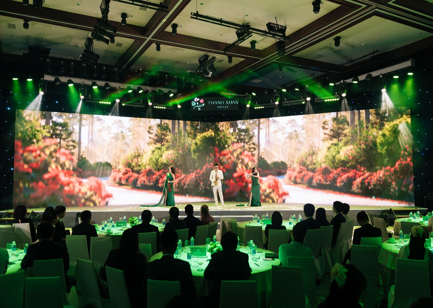 Sự kiện được tổ chức quy mô với không gian sang trọng, tràn ngập trong tiếng nhạc du dương và những hình ảnh ấn tượng về điểm đến Thanh Xuan Valley. Ảnh: BIM Land