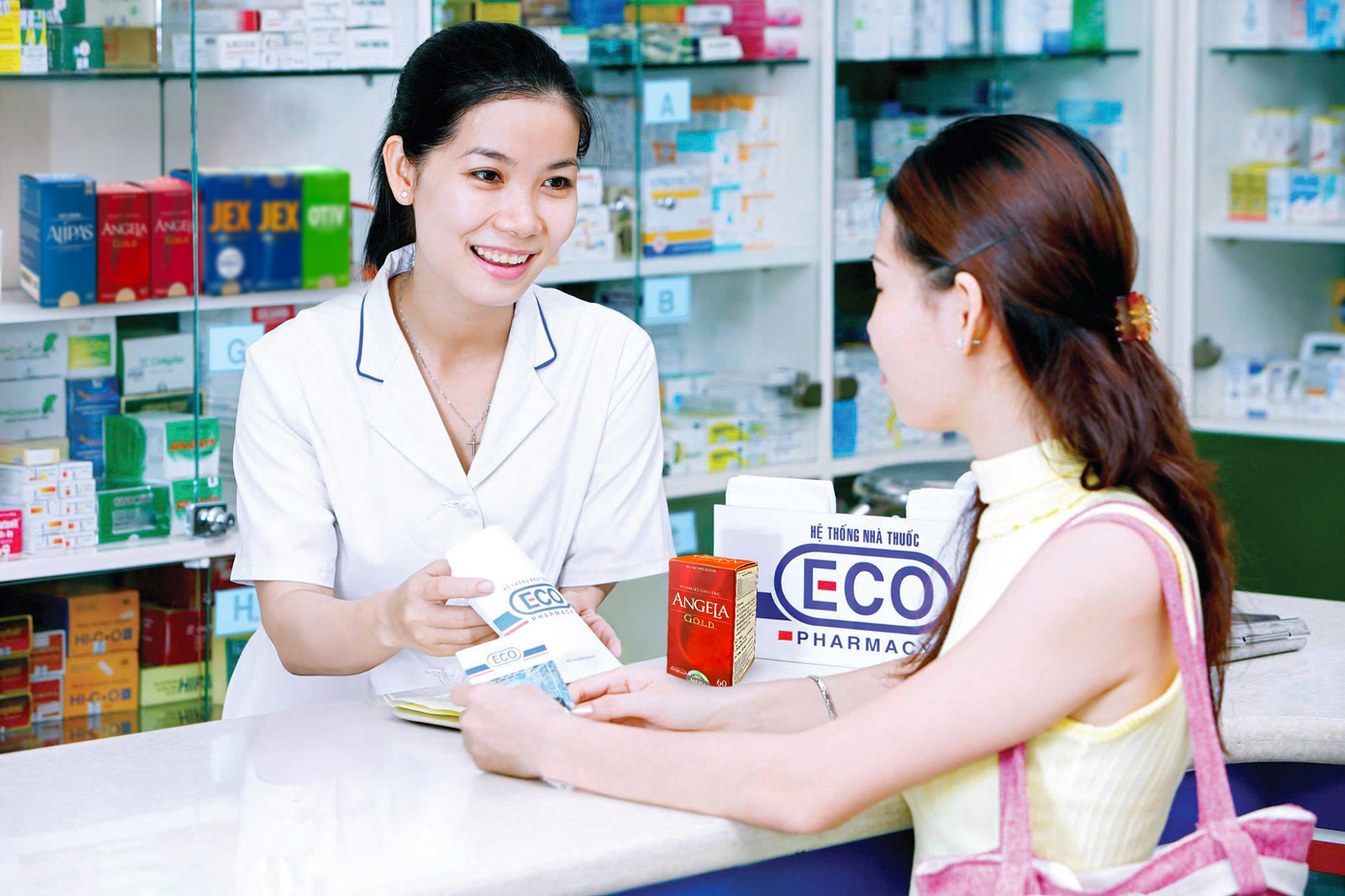 Các sản phẩm chăm sóc sức khỏe nhập khẩu từ Mỹ của ECO Pharma hiện diện trên khắp các nhà thuốc và được đông đảo khách hàng tin dùng. Các sản phẩm chăm sóc sức khỏe nhập khẩu từ Mỹ của ECO Pharma hiện diện trên khắp các nhà thuốc và được đông đảo khách hàng tin dùng.