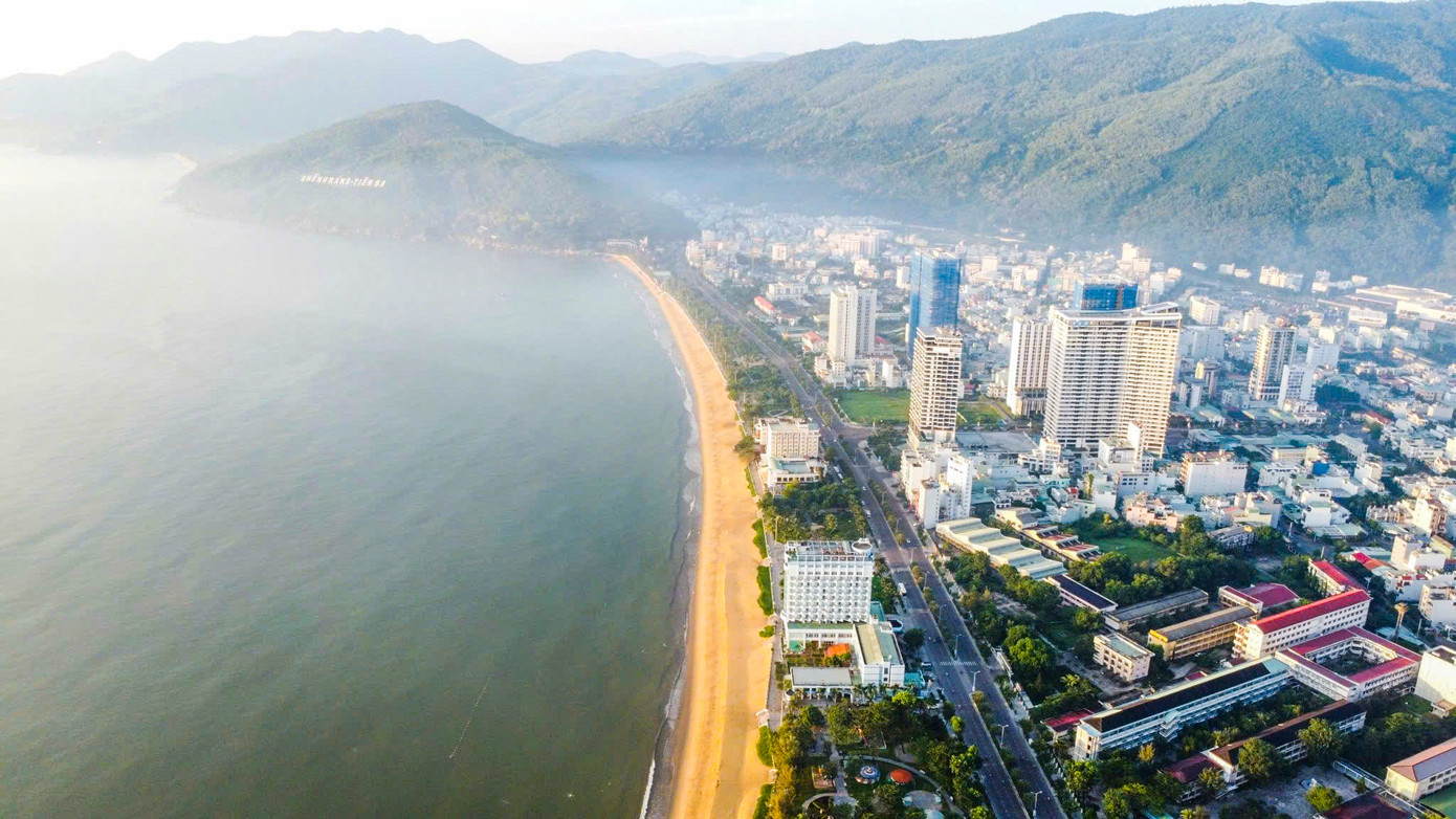 1. Thành phố Quy Nhơn tiếp tục được vinh danh “Thành phố Du lịch sạch ASEAN” lần thứ 2.