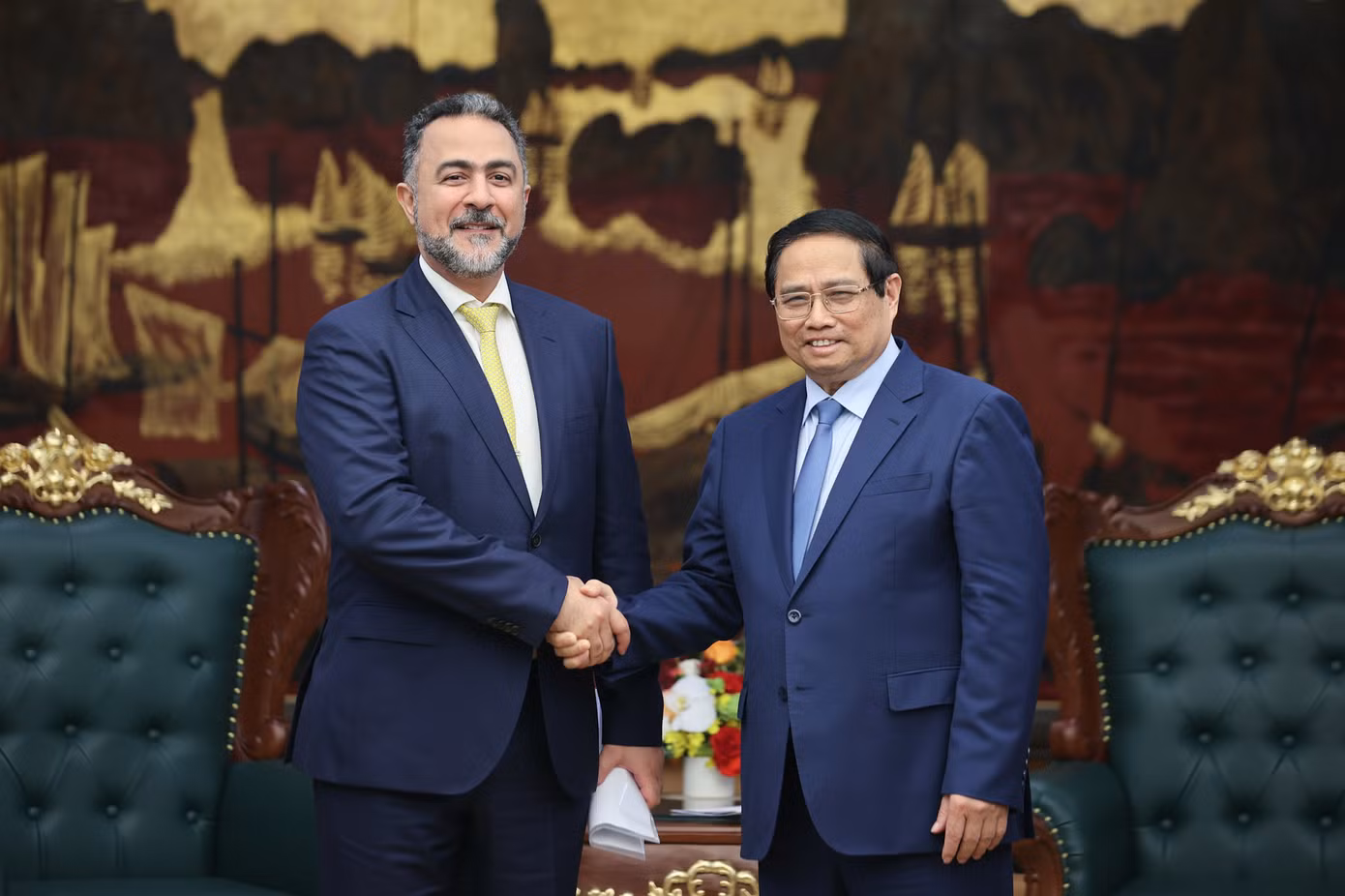 Thủ tướng Phạm Minh Chính tiếp Phó Chủ tịch Cơ quan đầu tư quốc gia Oman (OIA) Nasser bin Suliman Al Harthi. Ảnh: Ảnh: VGP