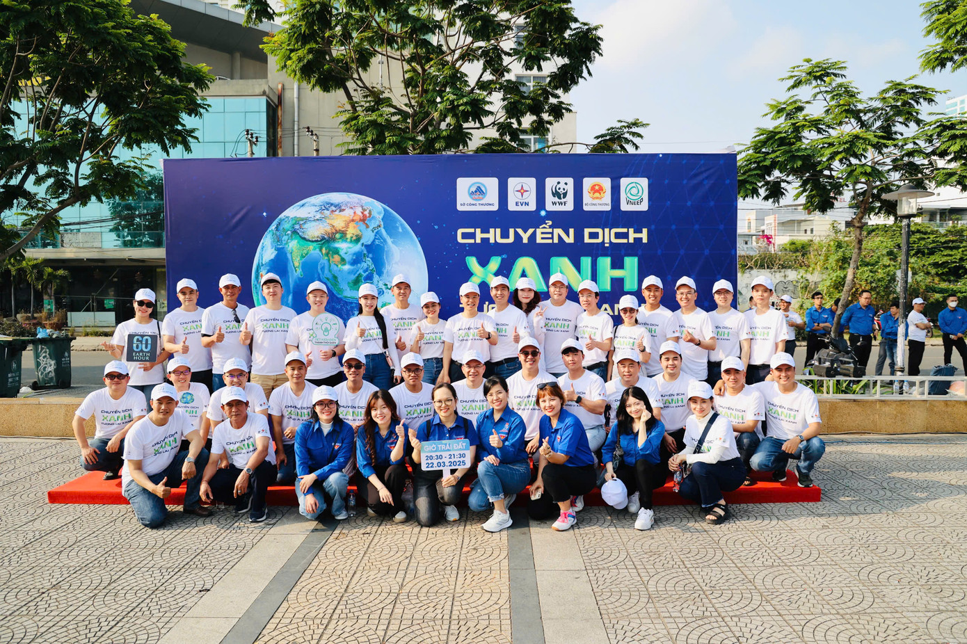 Lãnh đạo EVNCPC và CBCNV tham gia hưởng ứng sự kiện Giờ Trái đất 2025 tại TP Đà Nẵng