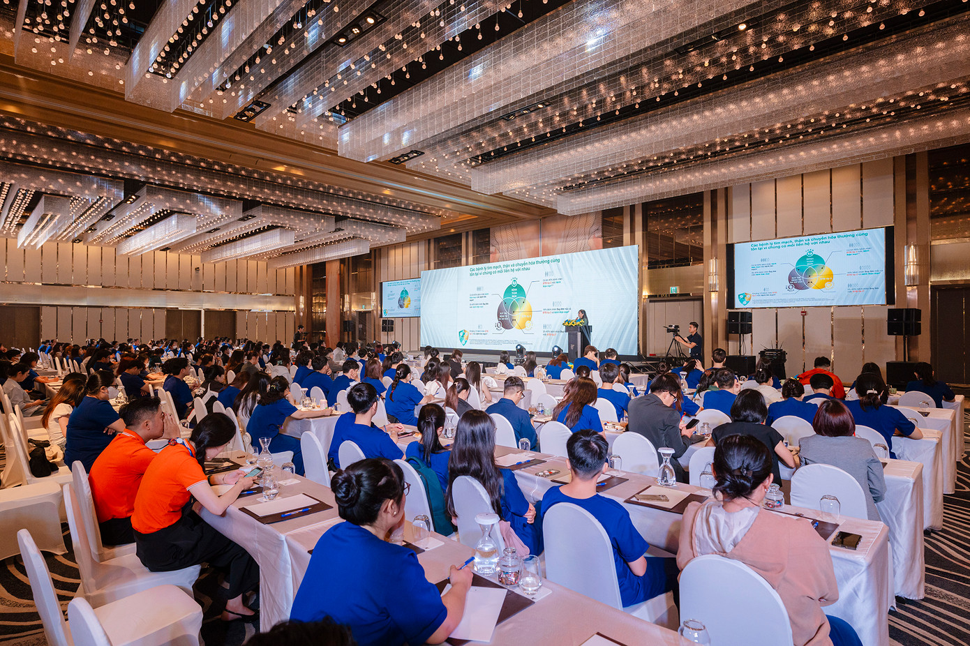 Việc tăng cường kiểm soát, phát hiện sớm và quản lý điều trị đóng vai trò quan trọng trong việc phòng ngừa bệnh và xây dựng một cộng đồng khỏe mạnh Việc tăng cường kiểm soát, phát hiện sớm và quản lý điều trị đóng vai trò quan trọng trong việc phòng ngừa bệnh và xây dựng một cộng đồng khỏe mạnh