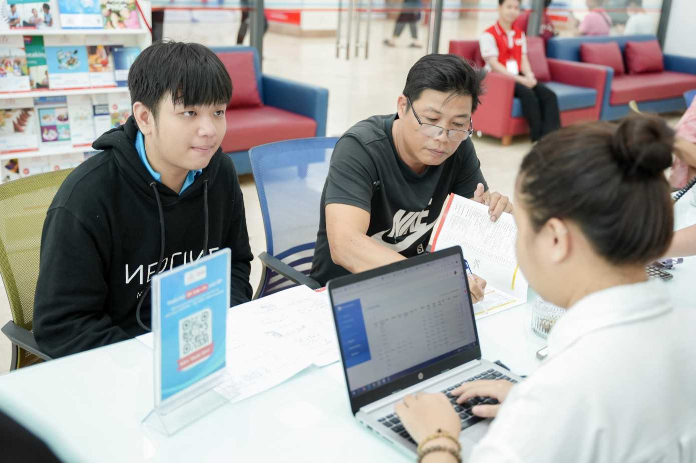 Thí sinh có thể nộp hồ sơ học bạ vào UEF để xét học bổng tuyển sinh đến ngày 15/7 Thí sinh có thể nộp hồ sơ học bạ vào UEF để xét học bổng tuyển sinh đến ngày 15/7