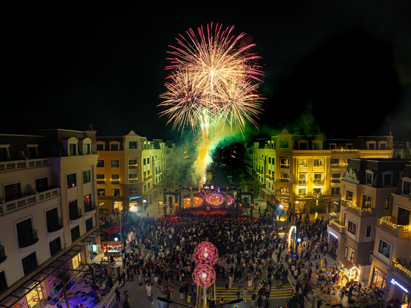 Hệ thống tiện ích, dịch vụ liên tục được hoàn thiện kéo theo sự dịch chuyển của cộng đồng cư dân về sinh sống lâu dài