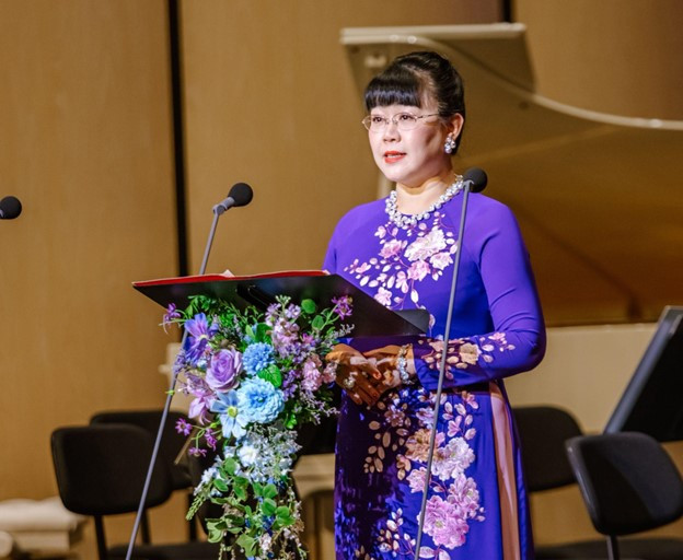 Chủ tịch HĐQT ROX Group phát biểu truyền cảm hứng tại đêm Gala. Chủ tịch HĐQT ROX Group phát biểu truyền cảm hứng tại đêm Gala.