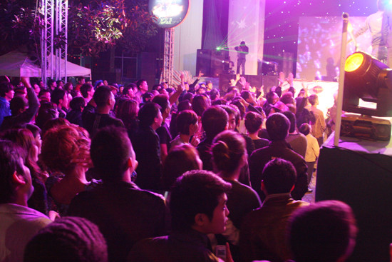 Rất đông khán giả đã có mặt trong đêm 