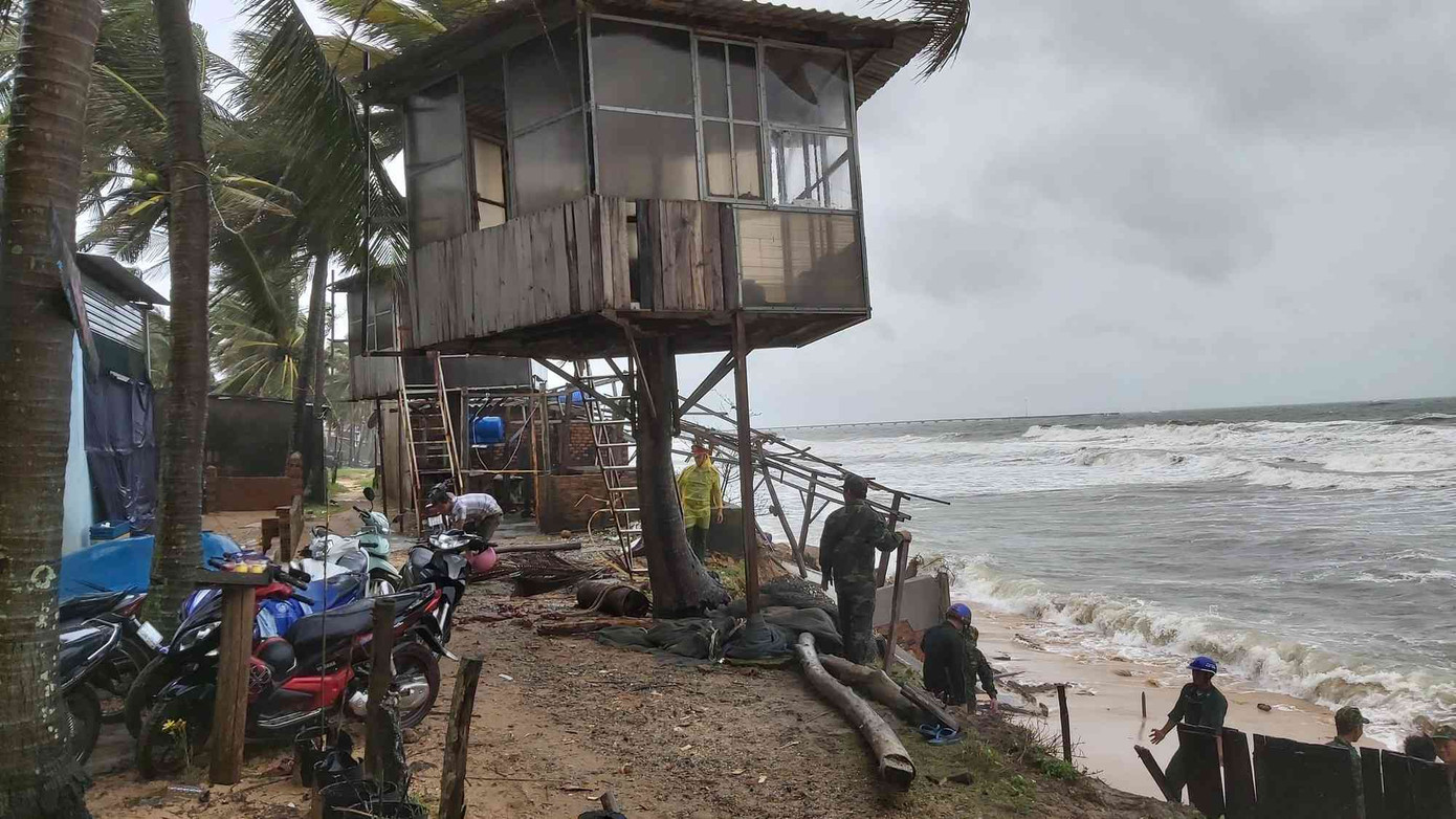 Phú Quốc lại sạt lở, ngập sâu sau cơn mưa lớn kéo dài ảnh 13