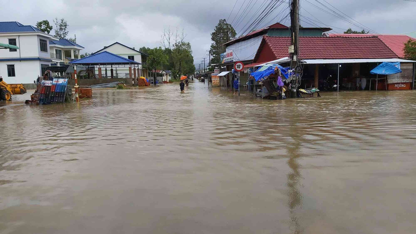 Phú Quốc lại sạt lở, ngập sâu sau cơn mưa lớn kéo dài ảnh 3