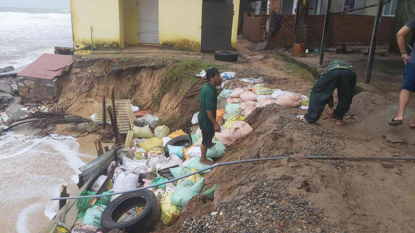 Phú Quốc lại sạt lở, ngập sâu sau cơn mưa lớn kéo dài ảnh 9