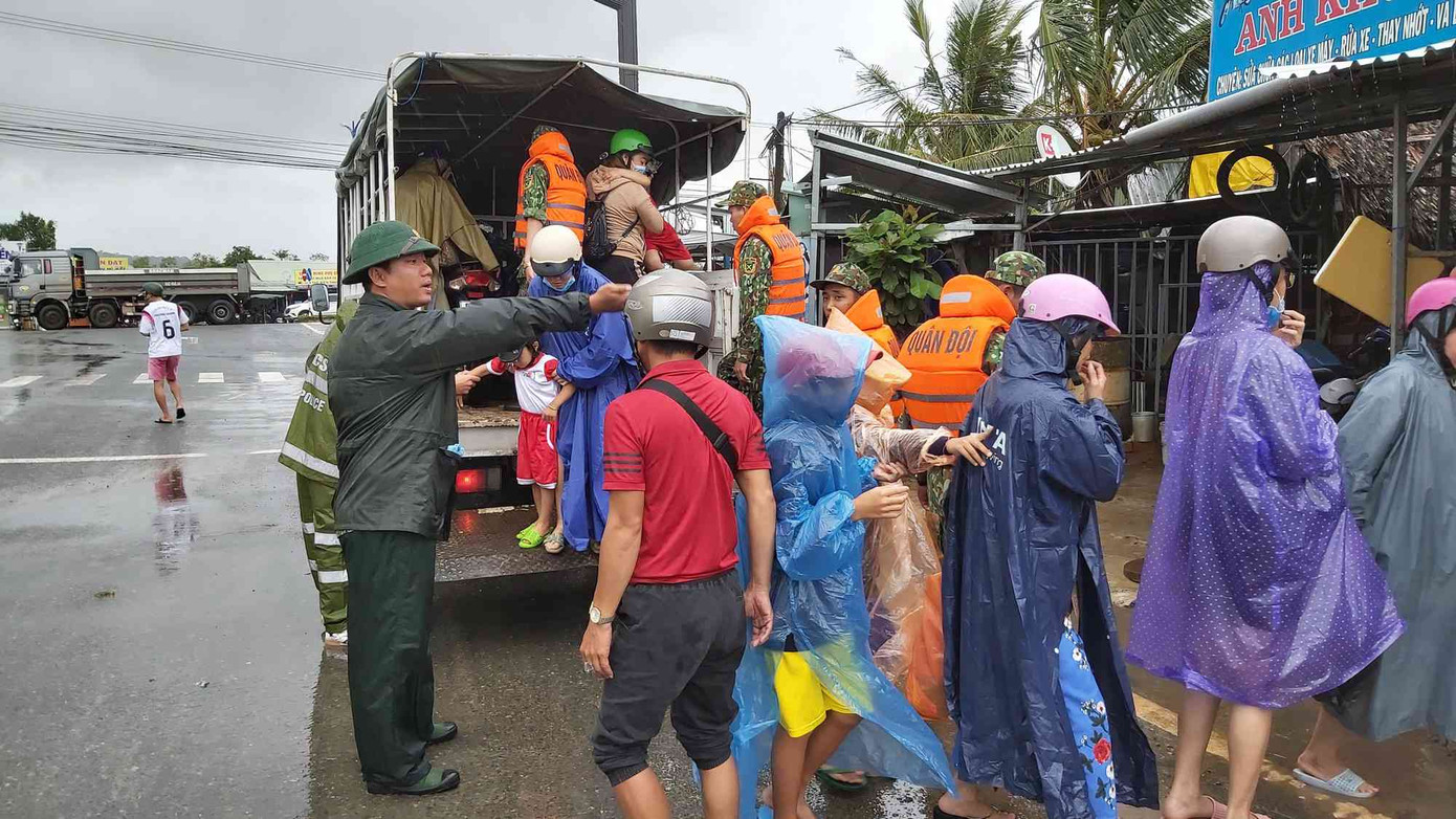Phú Quốc lại sạt lở, ngập sâu sau cơn mưa lớn kéo dài ảnh 8