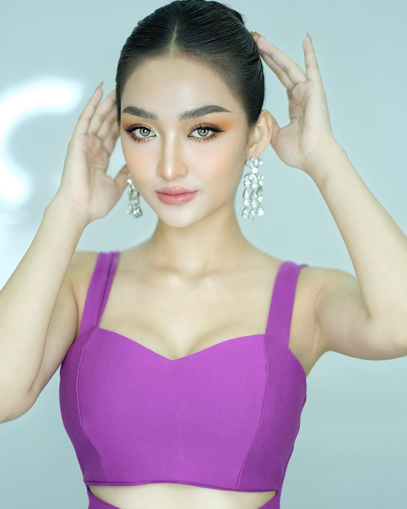 Chính vì vậy việc cô đăng quang Miss Grand Cambodia 2022 đã nằm trong dự đoán của nhiều người.
