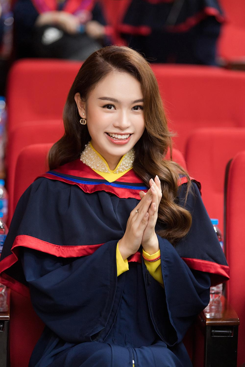 Trong đợt bảo vệ luận văn vừa qua, Ngọc Vân đã xuất sắc giành 9.5 điểm (trên thang điểm 10) và trở thành học viên có điểm luận văn cao nhất khoá.