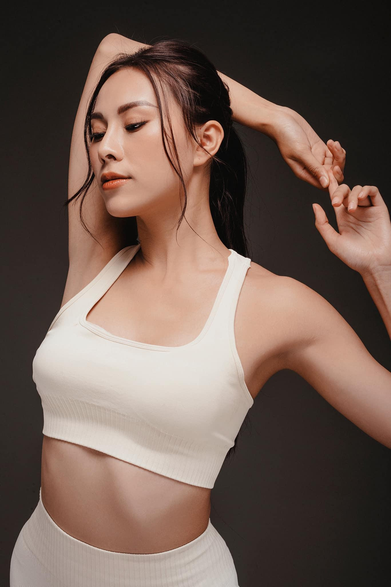 Vi Anh sở hữu chiều cao 1m70 cùng số đo 3 vòng nóng bỏng 83-63-94.