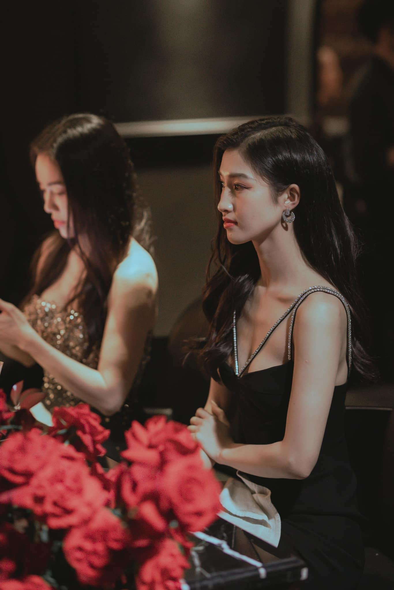 Á hậu Phương Nhi xinh đẹp, duyên dáng tại sự kiện.