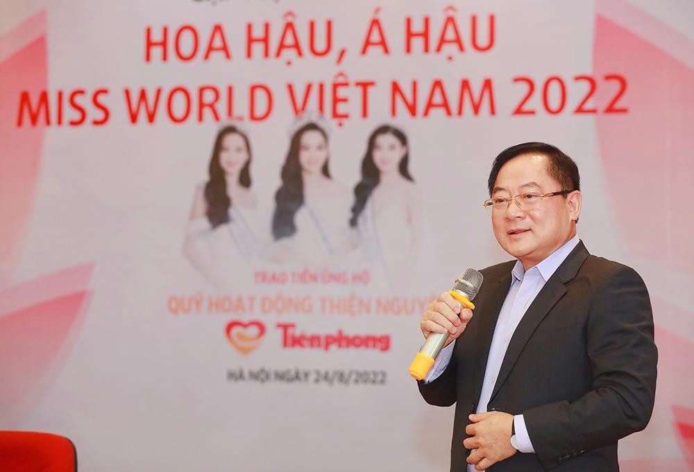 Nhà báo Lê Xuân Sơn – Tổng biên tập báo Tiền Phong phát biểu chào mừng top 3 Miss World Vietnam 2022. Ảnh: Như Ý. Nhà báo Lê Xuân Sơn – Tổng biên tập báo Tiền Phong phát biểu chào mừng top 3 Miss World Vietnam 2022. Ảnh: Như Ý.