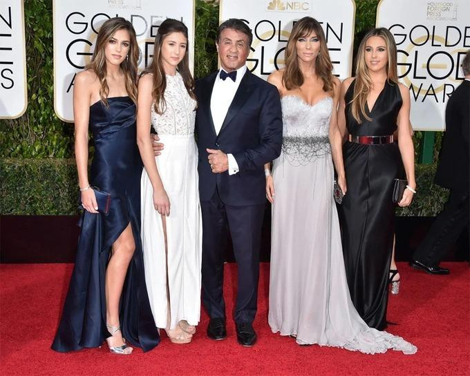 Vợ chồng Sylvester Stallone - Jennifer Stallone và ba cô con gái (Ảnh: Getty Images).