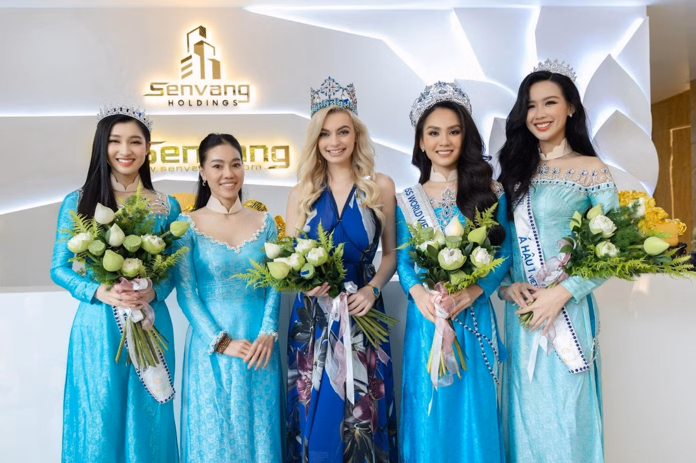 Top 3 Miss World Vietnam 2022 xinh đẹp và nền nã khi đọ sắc với đương kim Miss World 2021 Karolina Bielawska trước khi cô rời Việt Nam.