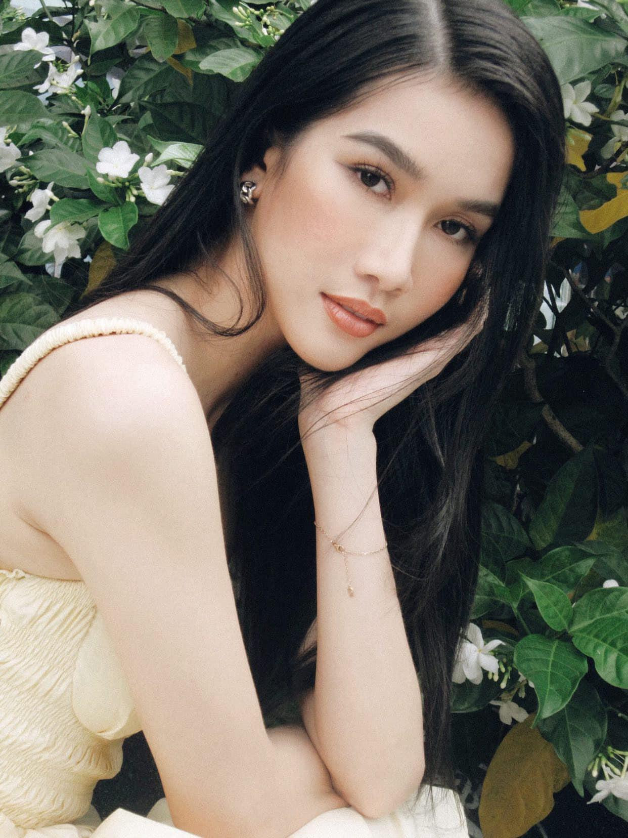 Á hậu Phương Anh đẹp mơ màng tựa 'nàng thơ'.