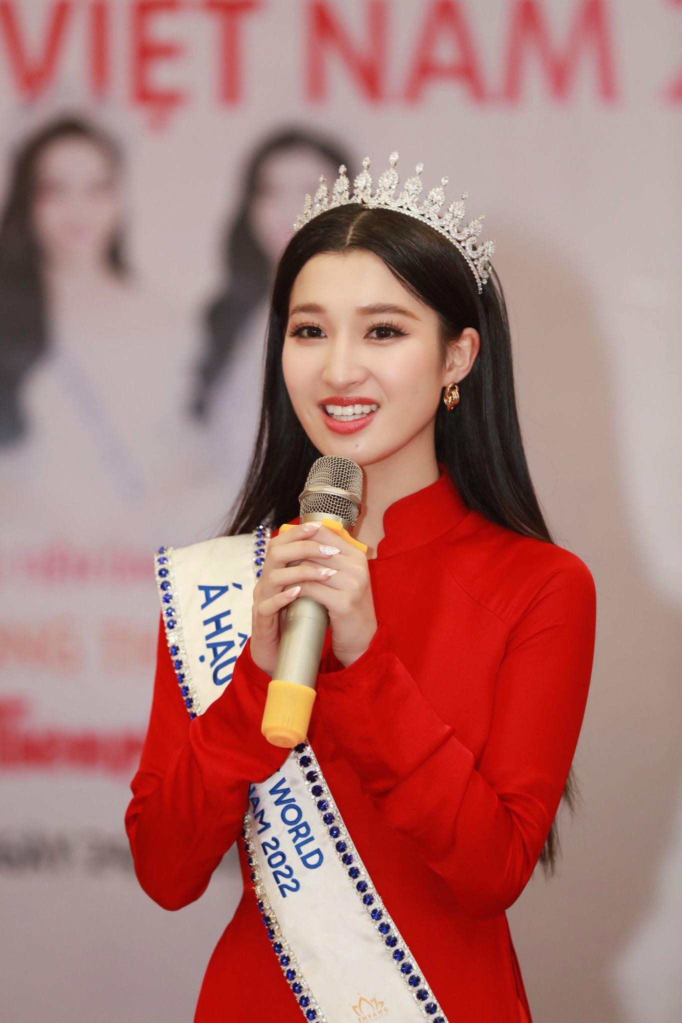 Á hậu Phương Nhi gây xao xuyến bởi gương mặt xinh đẹp, trong sáng. Á hậu Phương Nhi gây xao xuyến bởi gương mặt xinh đẹp, trong sáng.