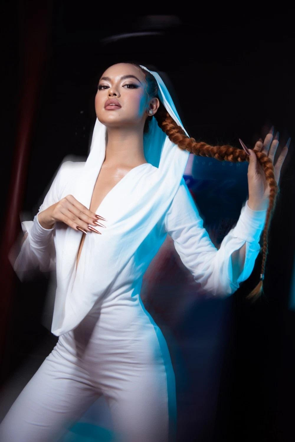 Mai Ngô hứa hẹn sẽ 'gây bão' tại Miss Grand Vietnam 2022. Mai Ngô hứa hẹn sẽ 'gây bão' tại Miss Grand Vietnam 2022.