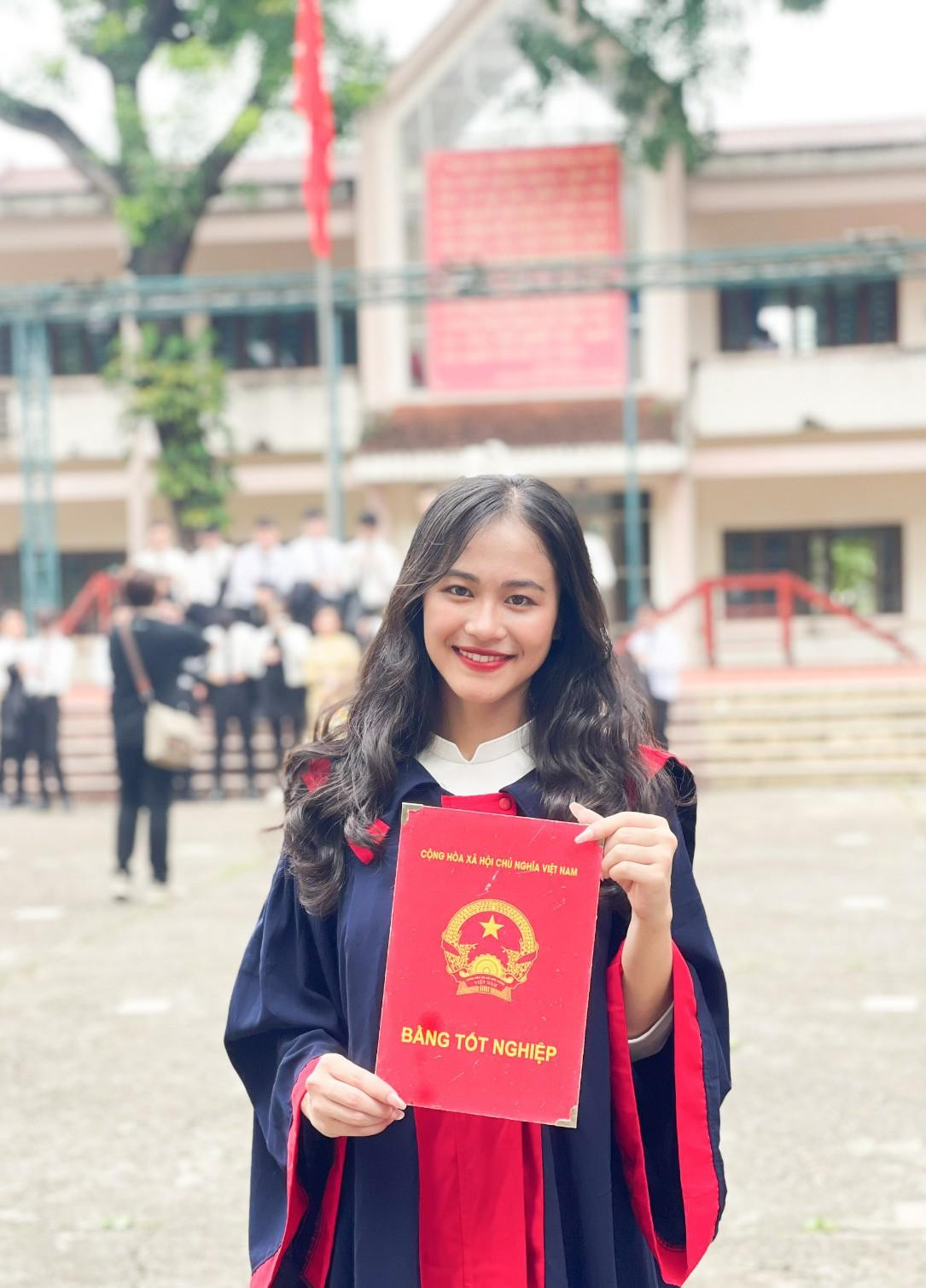 Triệu Thị Giang là một học sinh nổi bật, tấm gương sáng cho các học sinh trường phổ thông Vùng Cao Việt Bắc. (Ảnh: NVCC) Triệu Thị Giang là một học sinh nổi bật, tấm gương sáng cho các học sinh trường phổ thông Vùng Cao Việt Bắc. (Ảnh: NVCC)