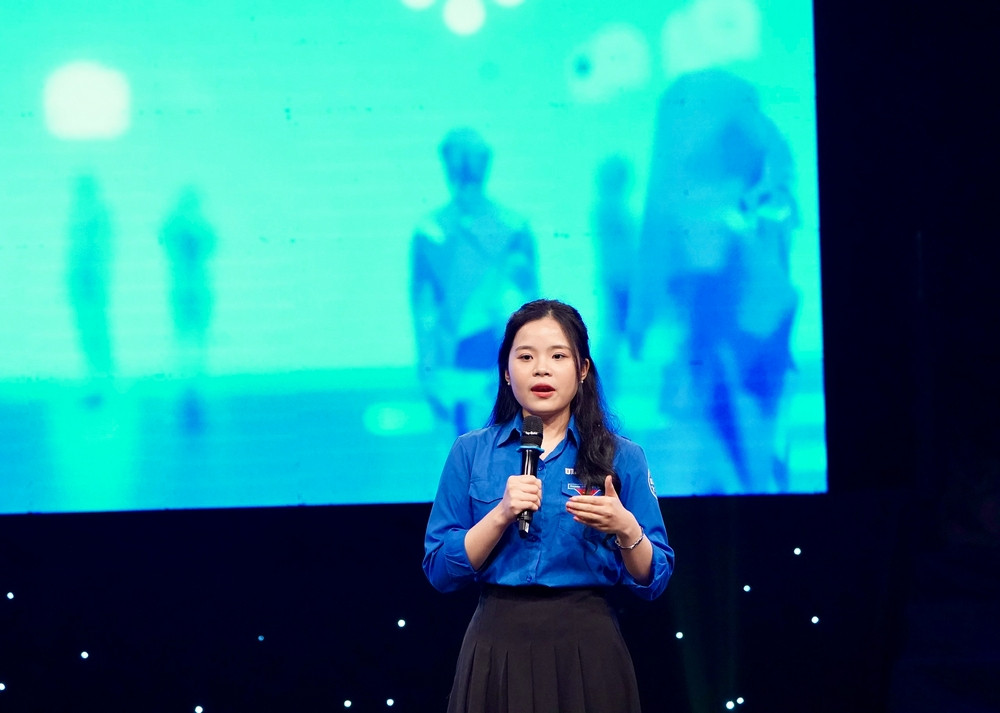 Bạn Vũ Thu Hằng (Trường Đại học Ngoại ngữ, Đại học Quốc gia Hà Nội).